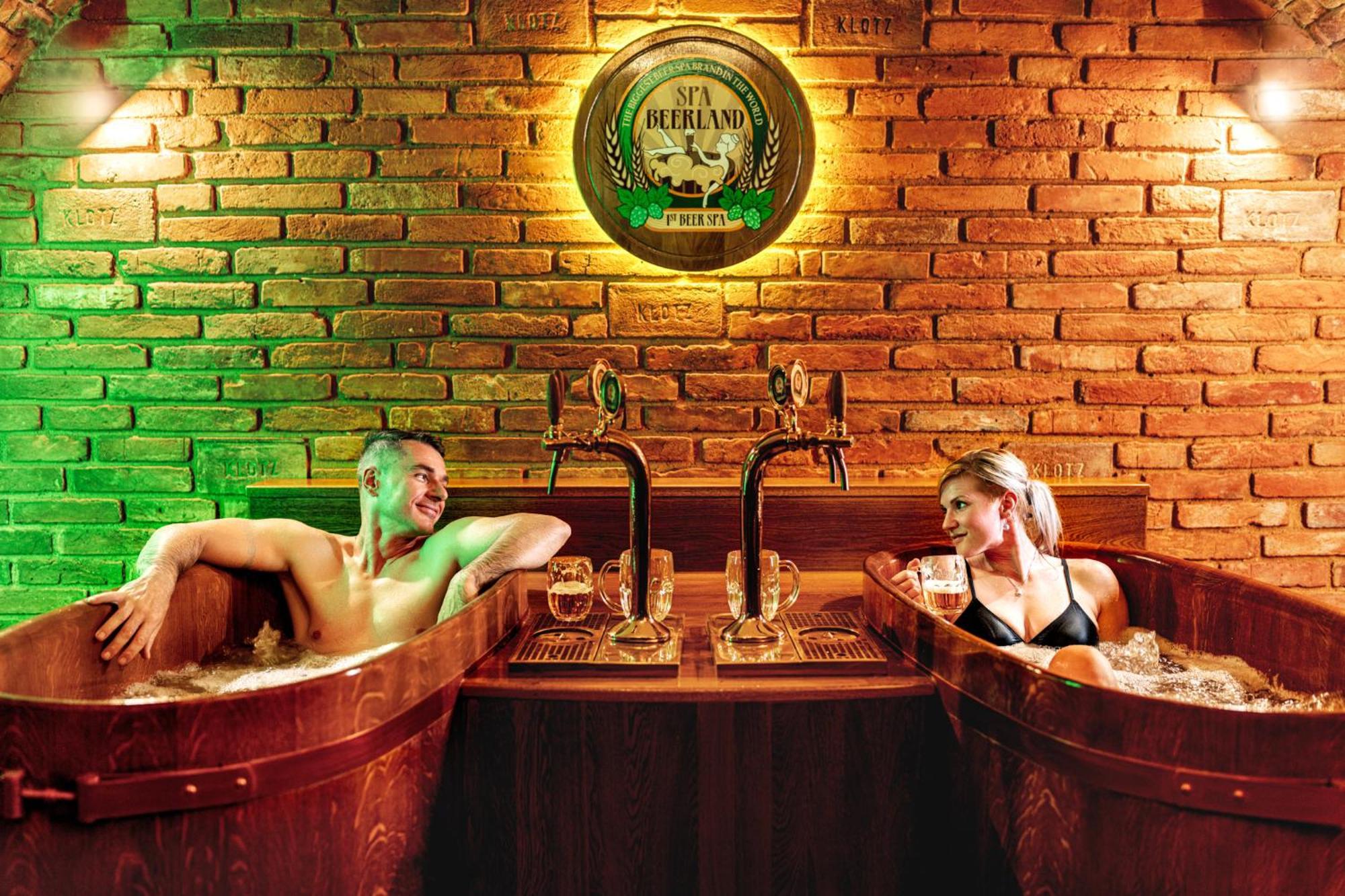 Spa Beerland - At The Golden Lamb Plzen Exterior photo
