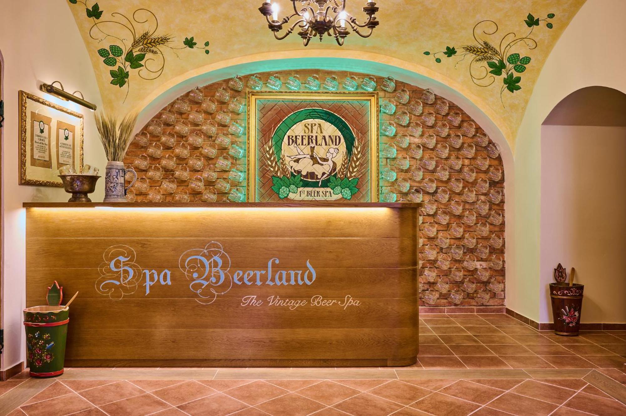 Spa Beerland - At The Golden Lamb Plzen Exterior photo